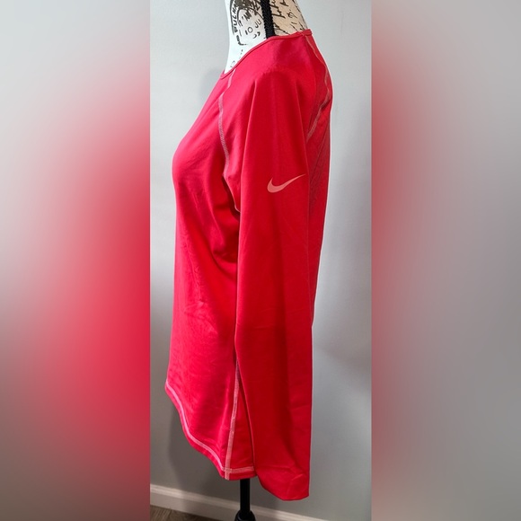 🔥🔥Nike Pro Women’s Long Sleeve Thermal Fleece-Lined Dri-FIT Top - Size Large - Picture 2 of 7